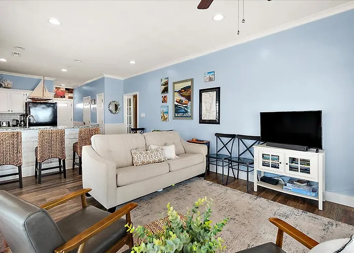 2 Bedroom With Phenomenal Bay View! *