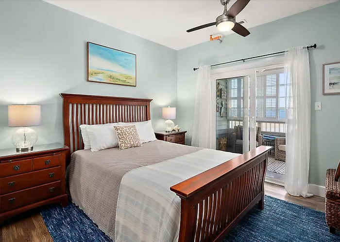 2 Bedroom With Phenomenal Bay View! *