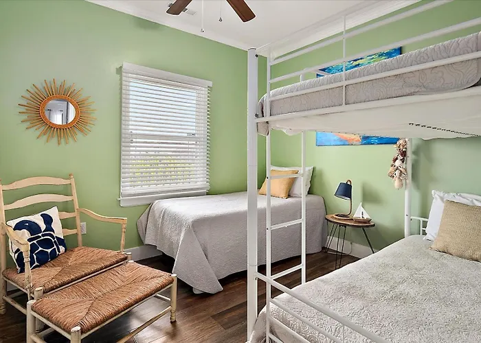 2 Bedroom With Phenomenal Bay View!