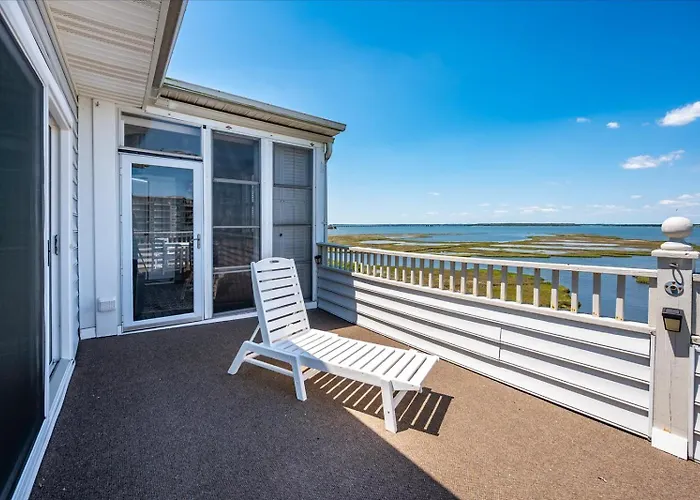 2 Bedroom With Phenomenal Bay View! Holiday home *