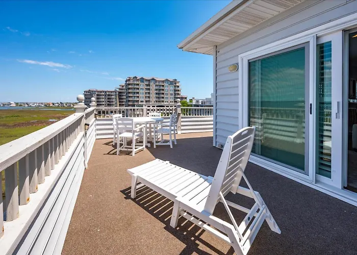 2 Bedroom With Phenomenal Bay View! Holiday home