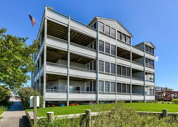 2 Bedroom With Phenomenal Bay View! Holiday home Ocean City